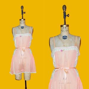 1920s Pink One Piece Lace Trim SHEER STEP IN  W/Floral Appliqué. XS-S